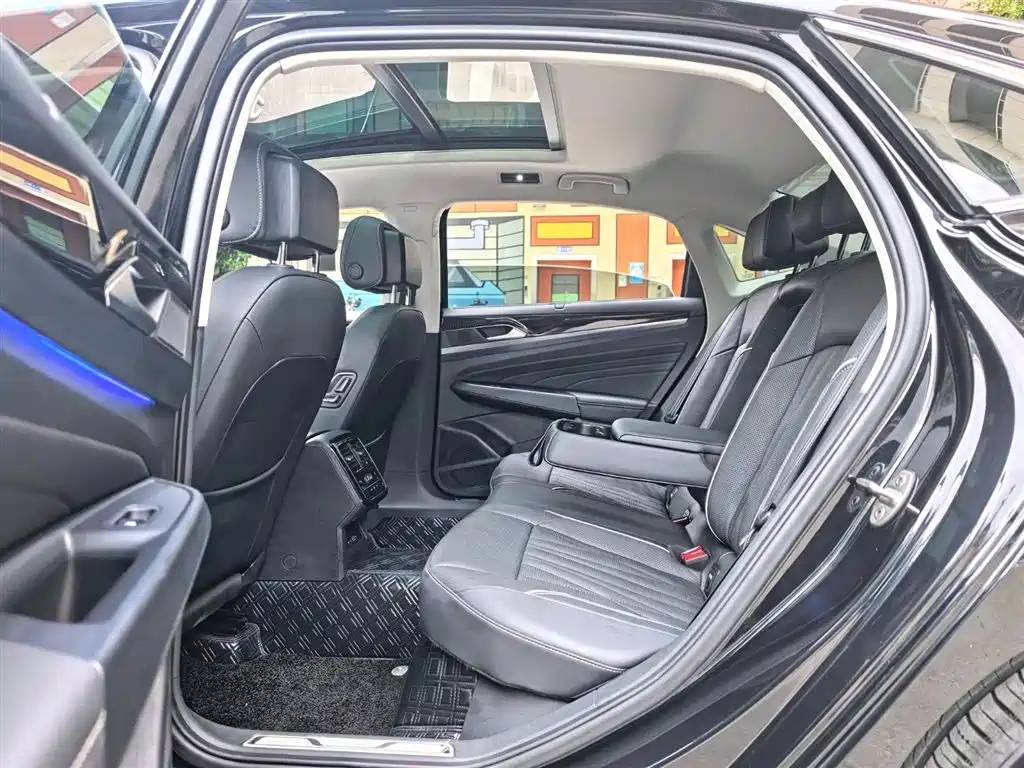 Passat 330 TSI Starry Sky Luxury