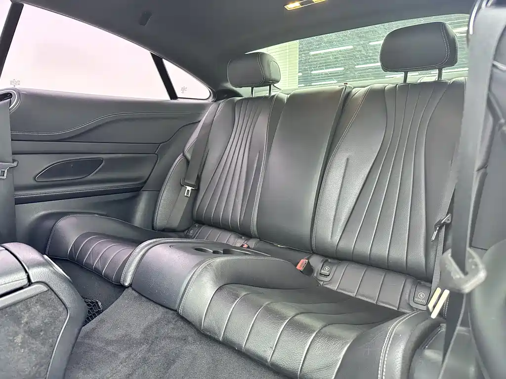 Mercedes-Benz E-Class (Import) E 200 Coupe