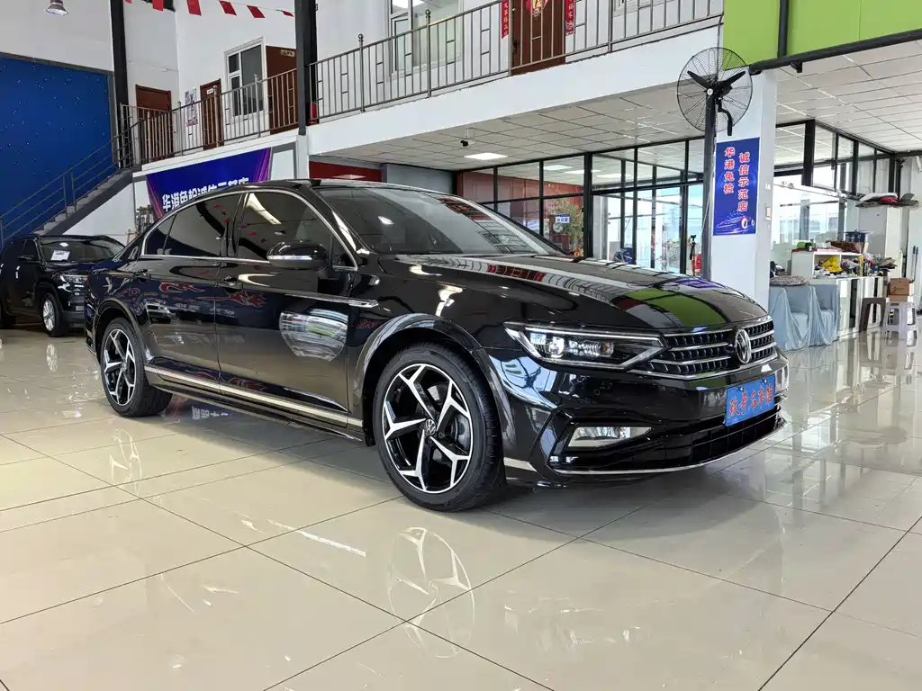 Magotan 200 10 K Commemorative 330 TSI DSG Luxury