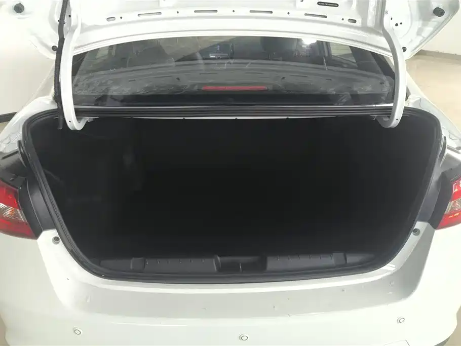 Arrizo 5 1.5 L CVT Leading Trend