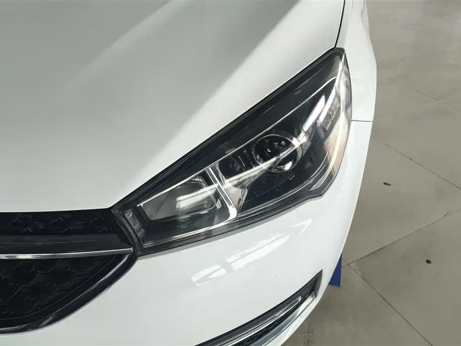 Arrizo 5 1.5 L CVT Leading Trend