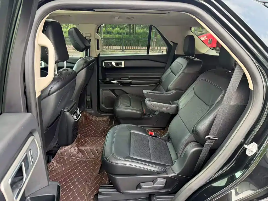 Explorer EcoBoost 285 4 WD Style 6-seat