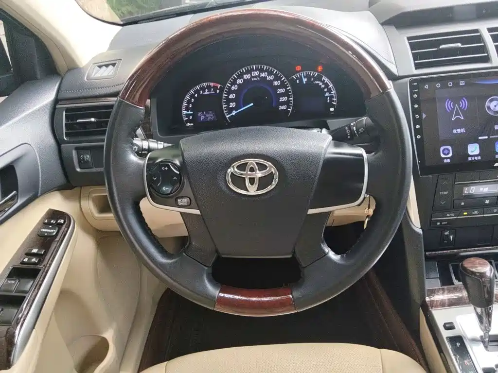 Camry 2.0 G Leading