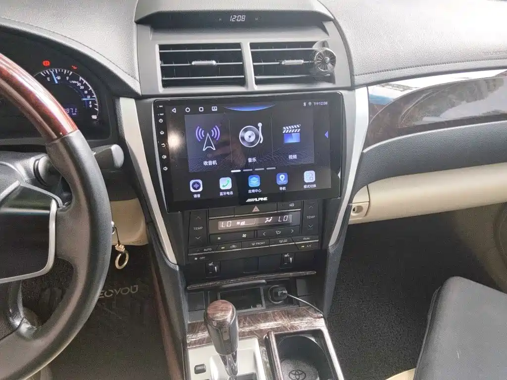 Camry 2.0 G Leading