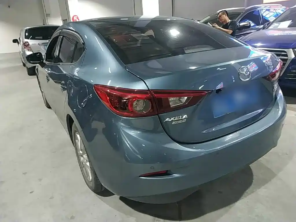Mazda 3 Axela Sedan 1.5 L Auto Luxury CN-V