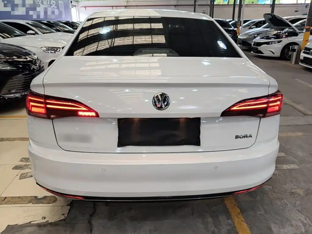Bora 1.5 L Auto Comfort