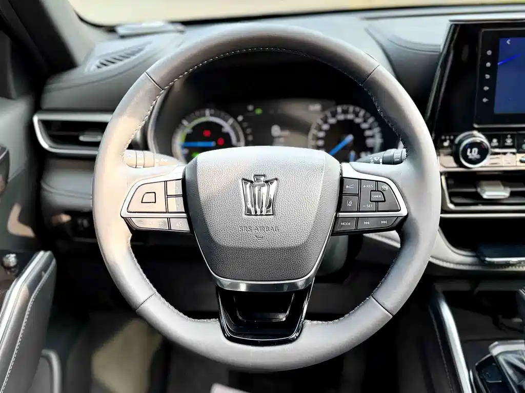 Crown Kluger 2.5 L HEV 4 WD Luxury