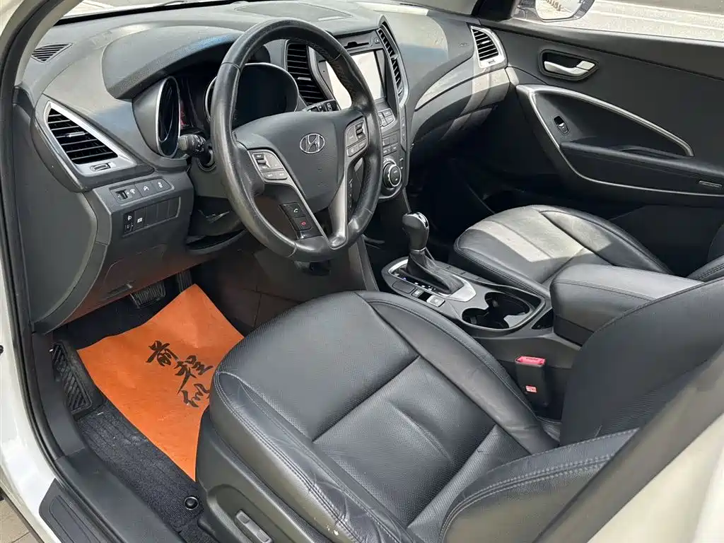 Santa Fe 2.4 L Auto 2 WD Intelligent 5-seat