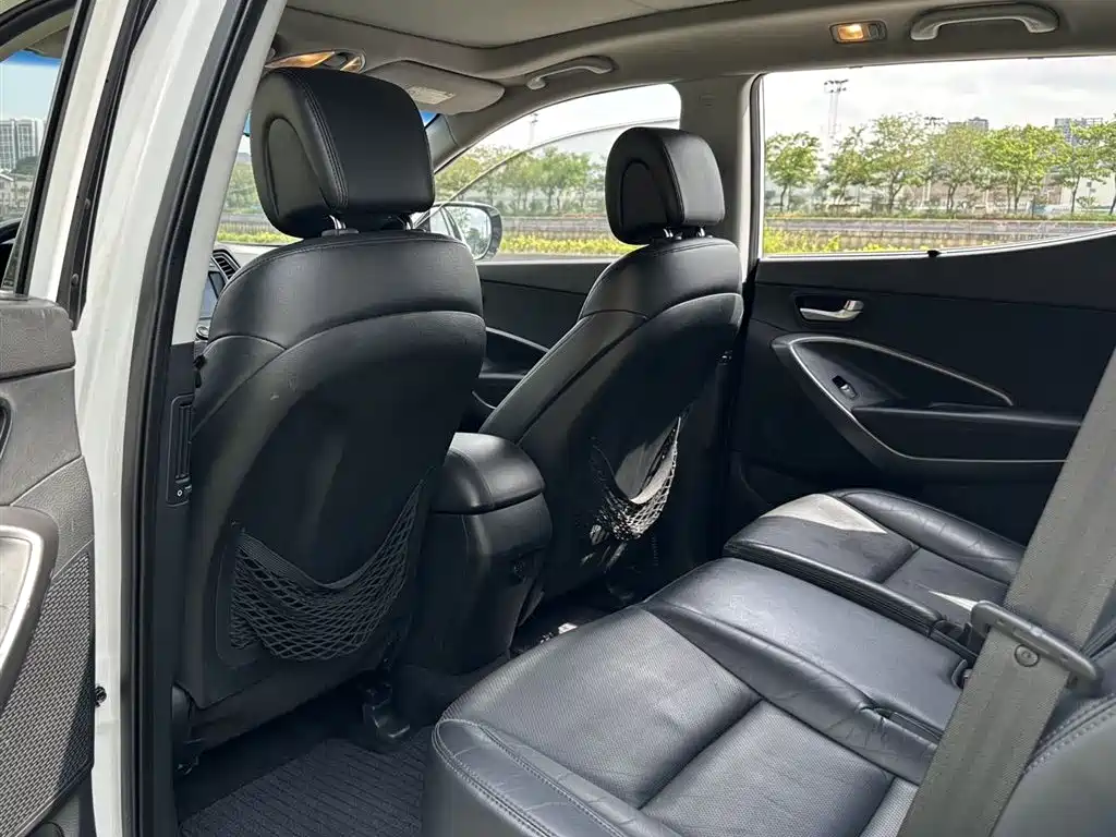 Santa Fe 2.4 L Auto 2 WD Intelligent 5-seat