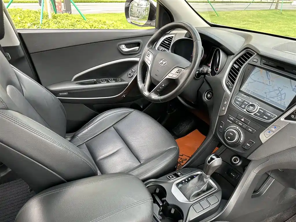Santa Fe 2.4 L Auto 2 WD Intelligent 5-seat