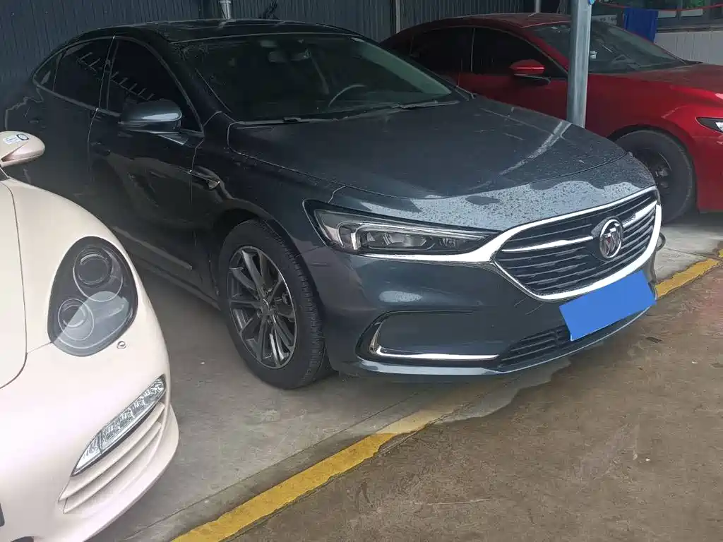 LaCrosse 652 T Luxury