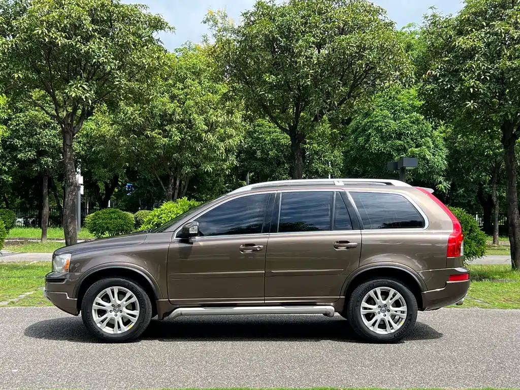 Volvo XC90 2.5 T T5 Luxury Upgraded