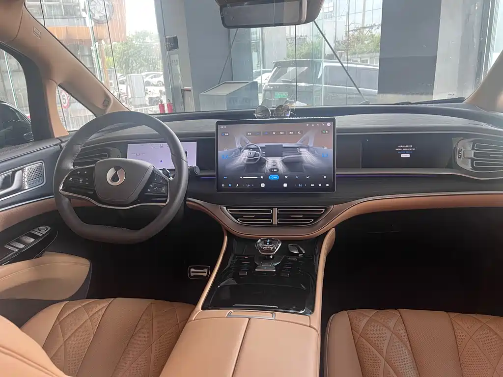 Denza D9 DM-i Smart Drive 1020 4 WD Flagship