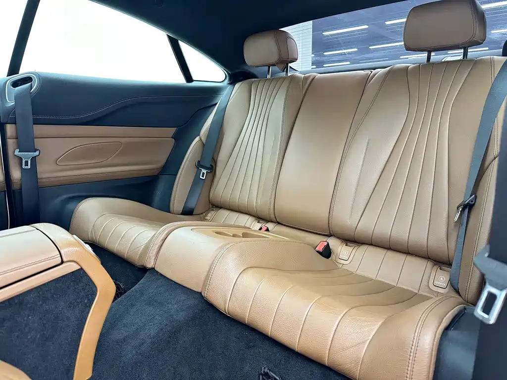 Mercedes-Benz E-Class (Import) E 200 4 MATIC Coupe