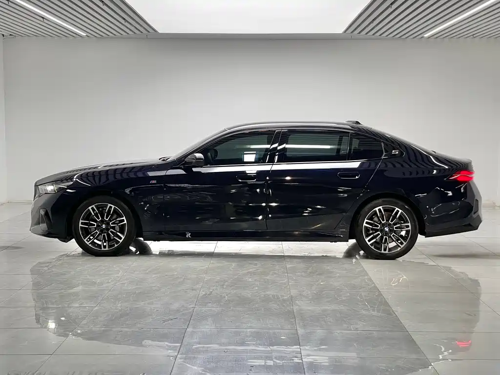 BMW 5 Series 530 Li Leading M Sport Package