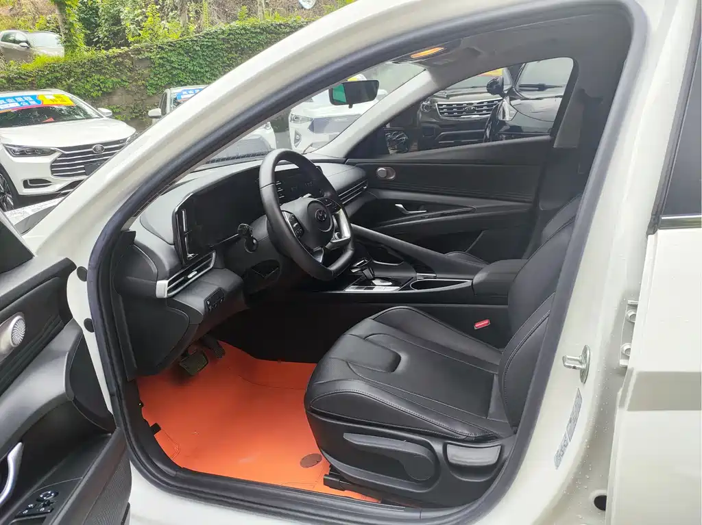 Elantra 1.5 L CVT GLX Elite