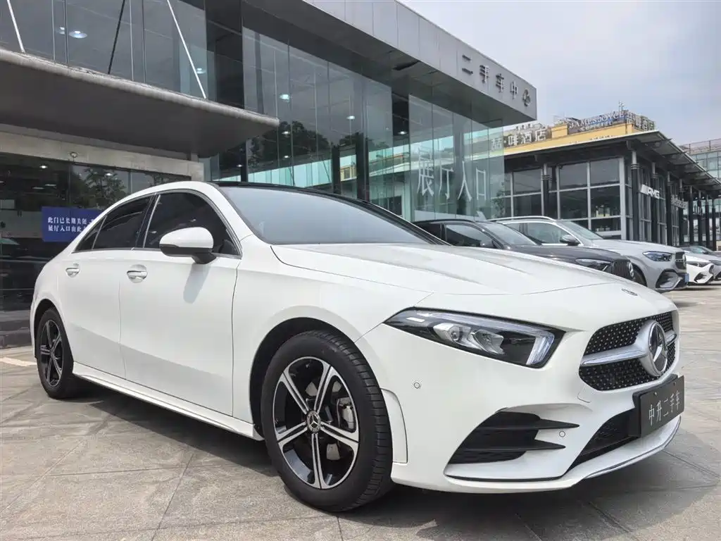 Mercedes-Benz A-Class Facelift II A 200 L Sport Sedan Fashion