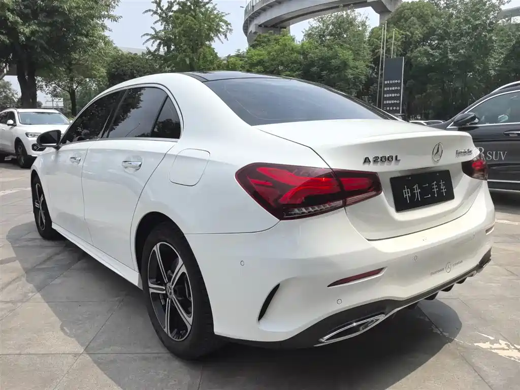 Mercedes-Benz A-Class Facelift II A 200 L Sport Sedan Fashion
