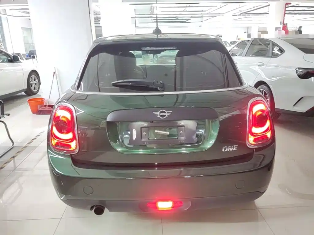 MINI 1.5 T ONE 5-door