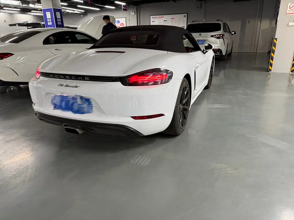 Porsche 718 Boxster 2.0 T