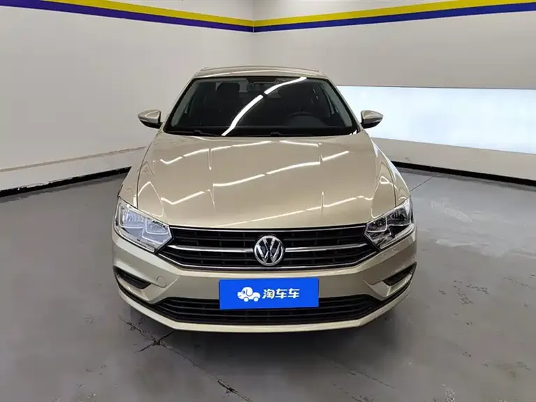 Volkswagen Bora 1.5 L Auto Fashion