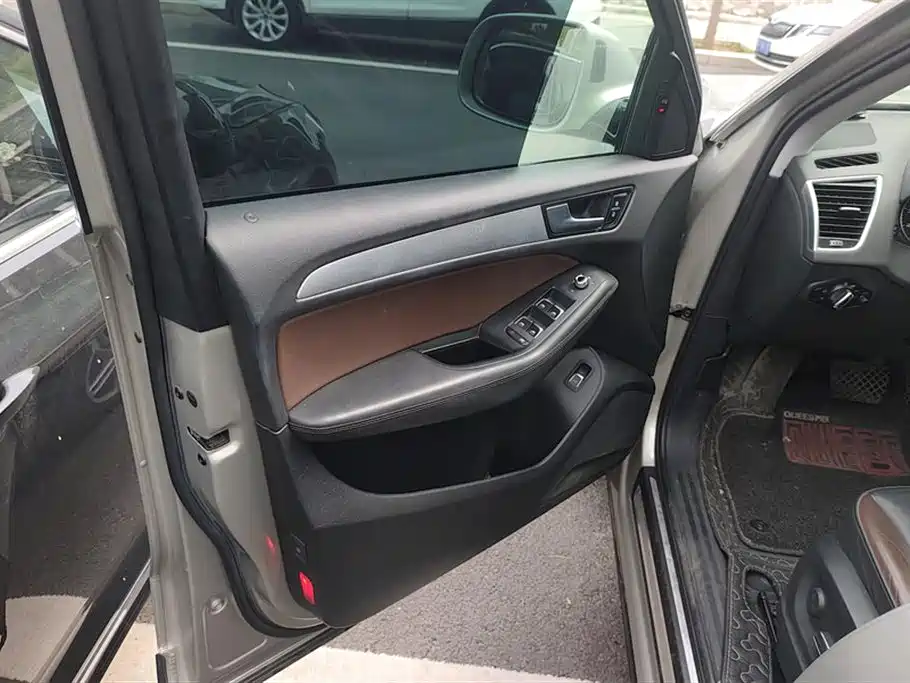 Audi Q5 Plus 40 TFSI Tech