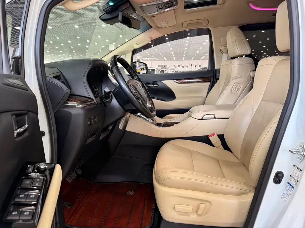 Alphard Dual Engine 2.5 L Luxury