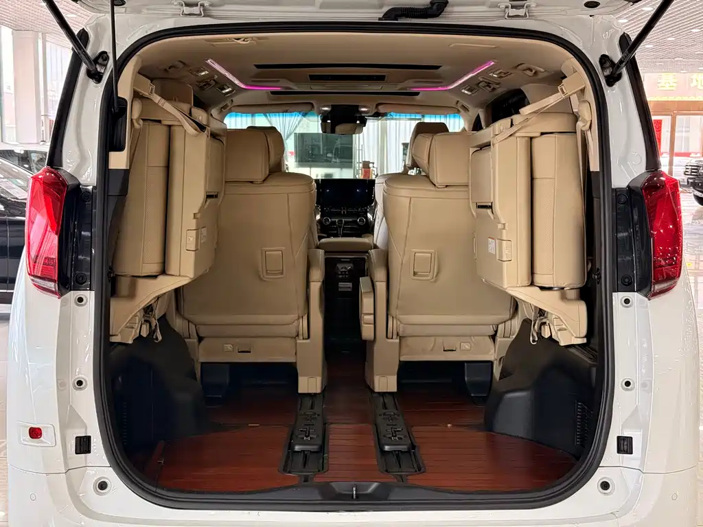 Alphard Dual Engine 2.5 L Luxury
