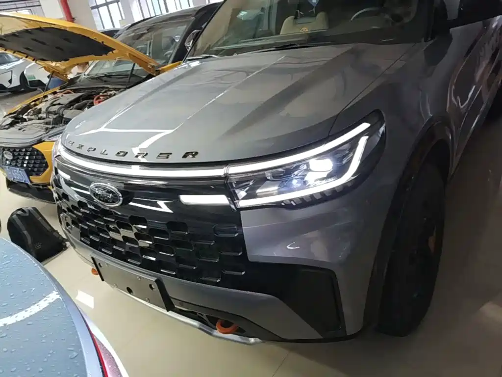 Explorer 2.3 T EcoBoost Kunlun Peak 6-seat