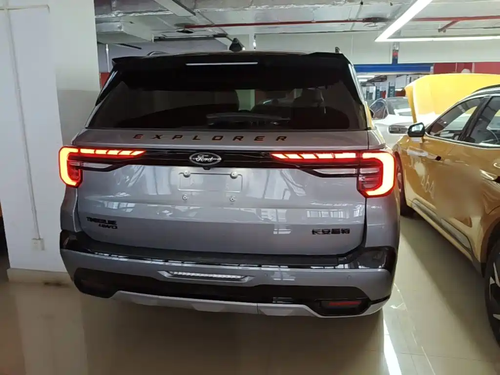 Explorer 2.3 T EcoBoost Kunlun Peak 6-seat