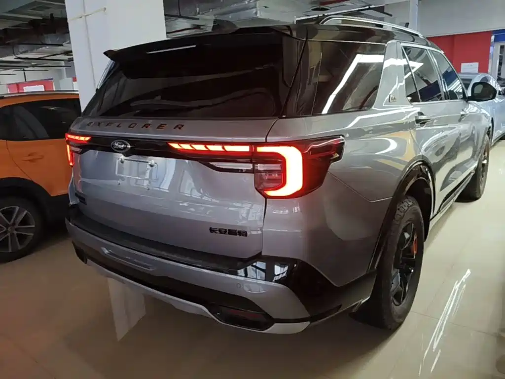 Explorer 2.3 T EcoBoost Kunlun Peak 6-seat