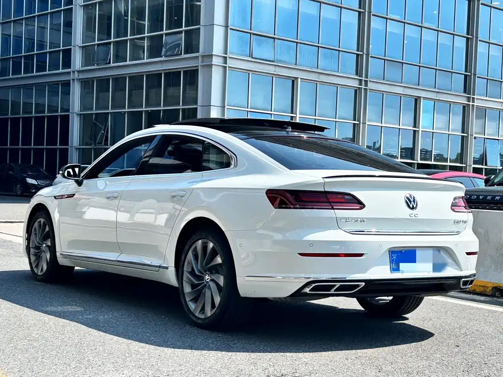 VW CC 380 TSI Dazzling Public Enjoyment