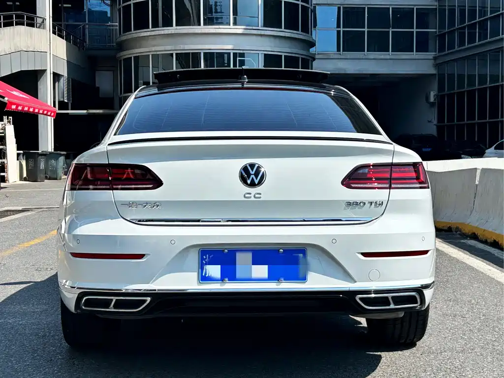 VW CC 380 TSI Dazzling Public Enjoyment