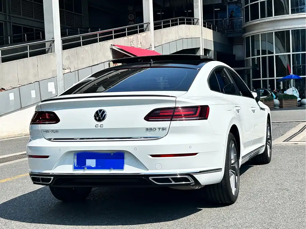 VW CC 380 TSI Dazzling Public Enjoyment