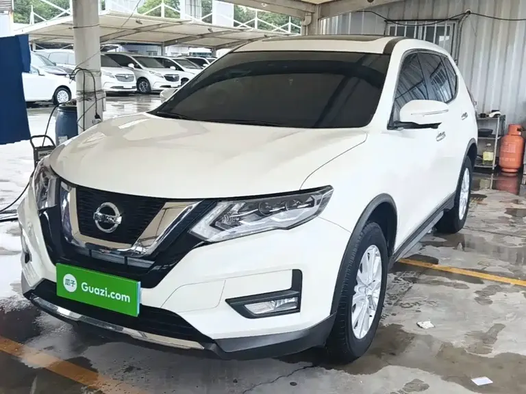 Nissan X-Trail Classic 2.0 L 2 WD Connected Premium Enjoyment
