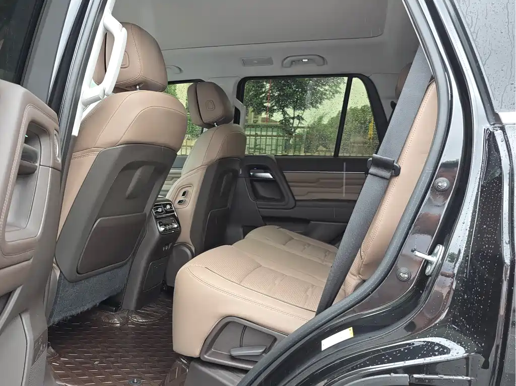 Beijing Offroad BJ60 2.0 T 11 th 7-seat