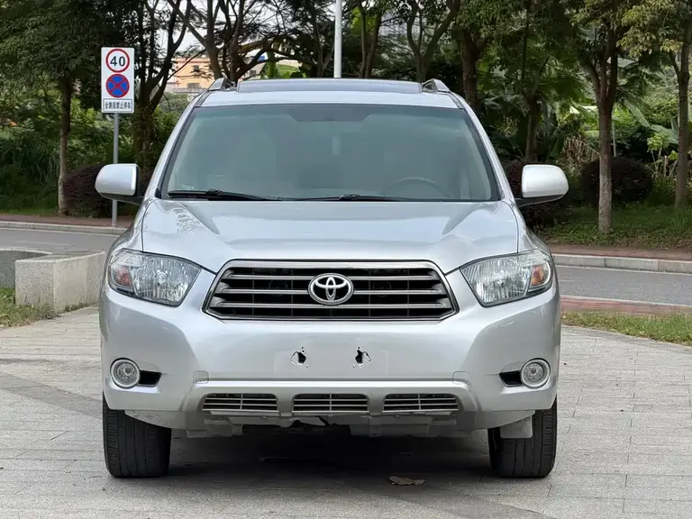 Toyota Highlander 3.5 L 4 WD 7-seat Luxury
