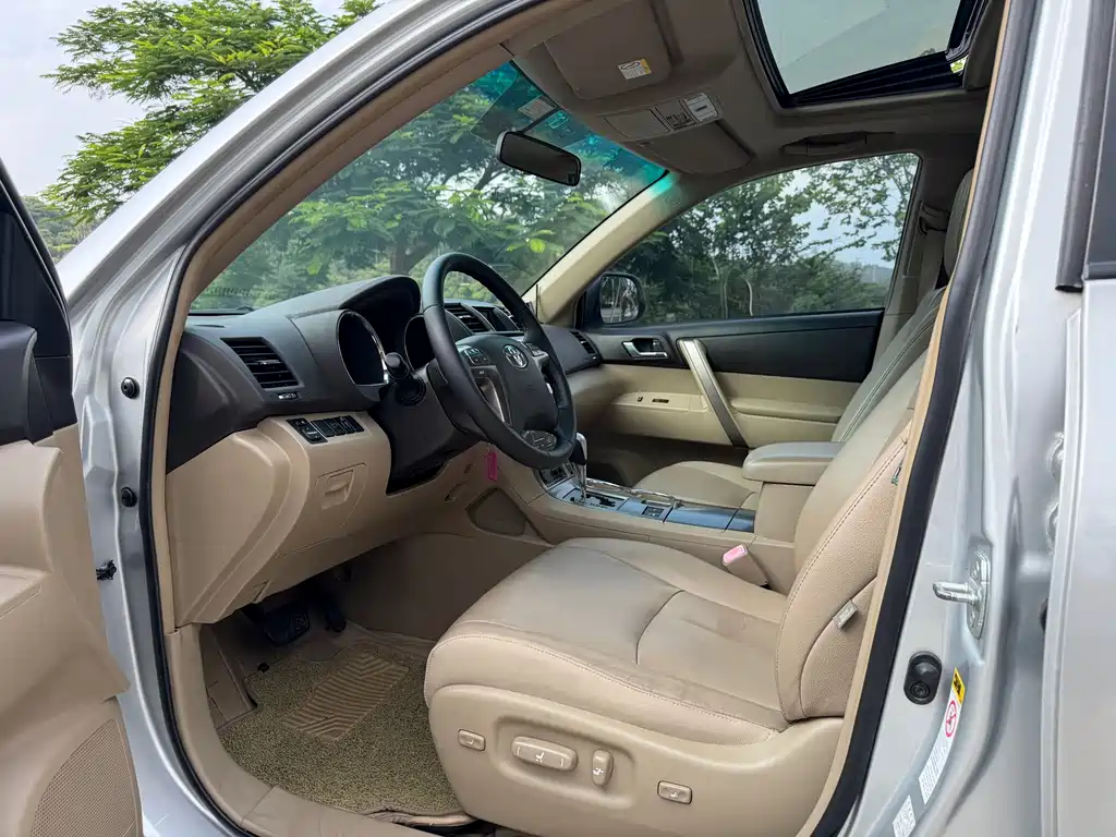 Highlander 3.5 L 4 WD 7-seat Luxury
