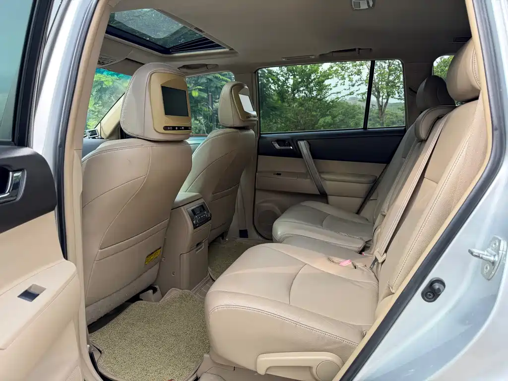 Highlander 3.5 L 4 WD 7-seat Luxury