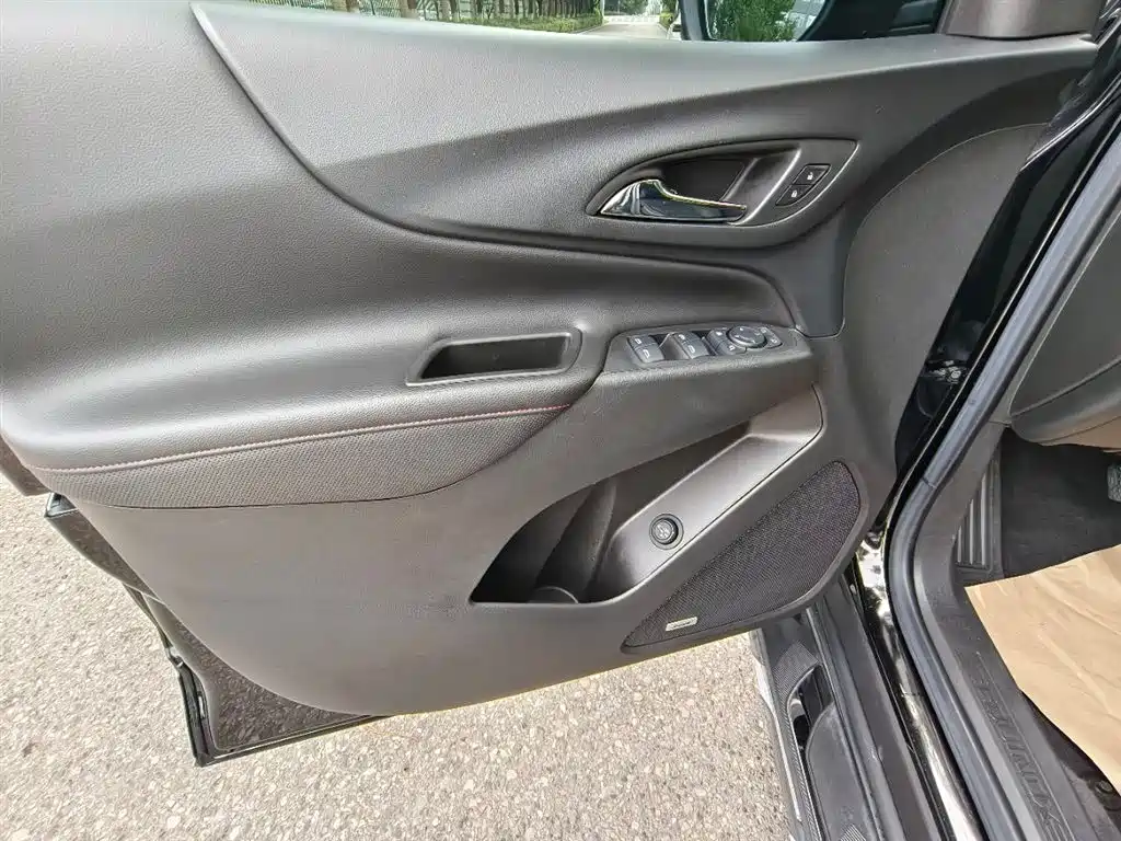 Equinox 探界者 2019款 Redline 550 T 自动四驱捍界版RS 国VI