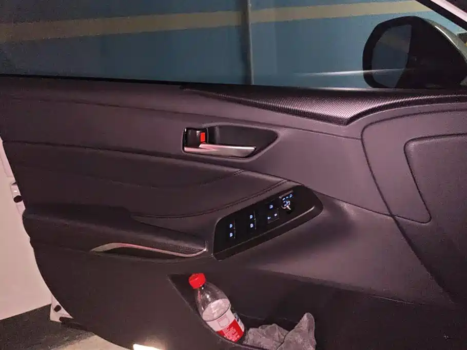 Avalon Dual Engine 2.5 L Luxury