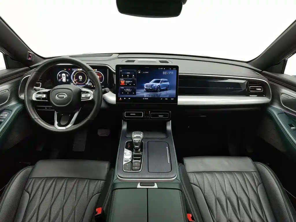 GAC Trumpchi GS8 Navigator Series 2.0 TGDI 2 WD Distinguished (7-seat)