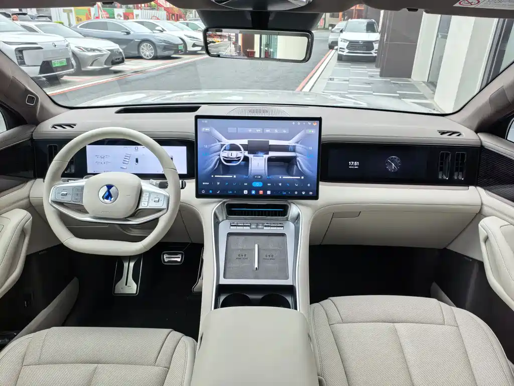 Denza N8 L Flagship