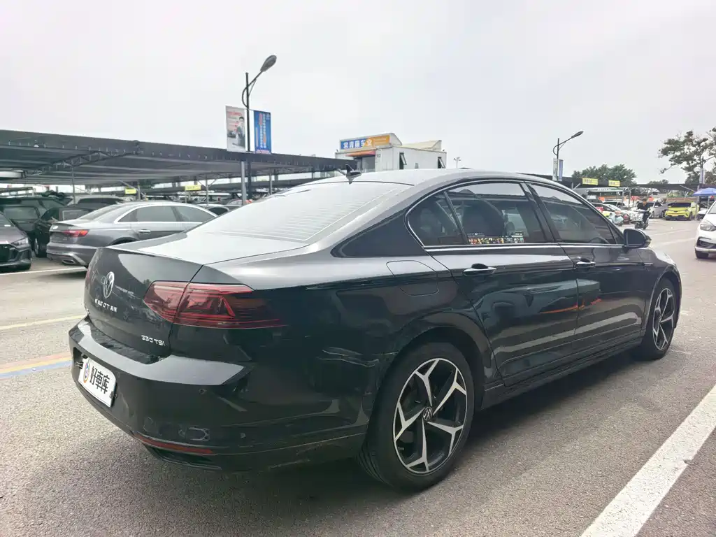 Magotan 200 10 K Commemorative 330 TSI DSG Luxury