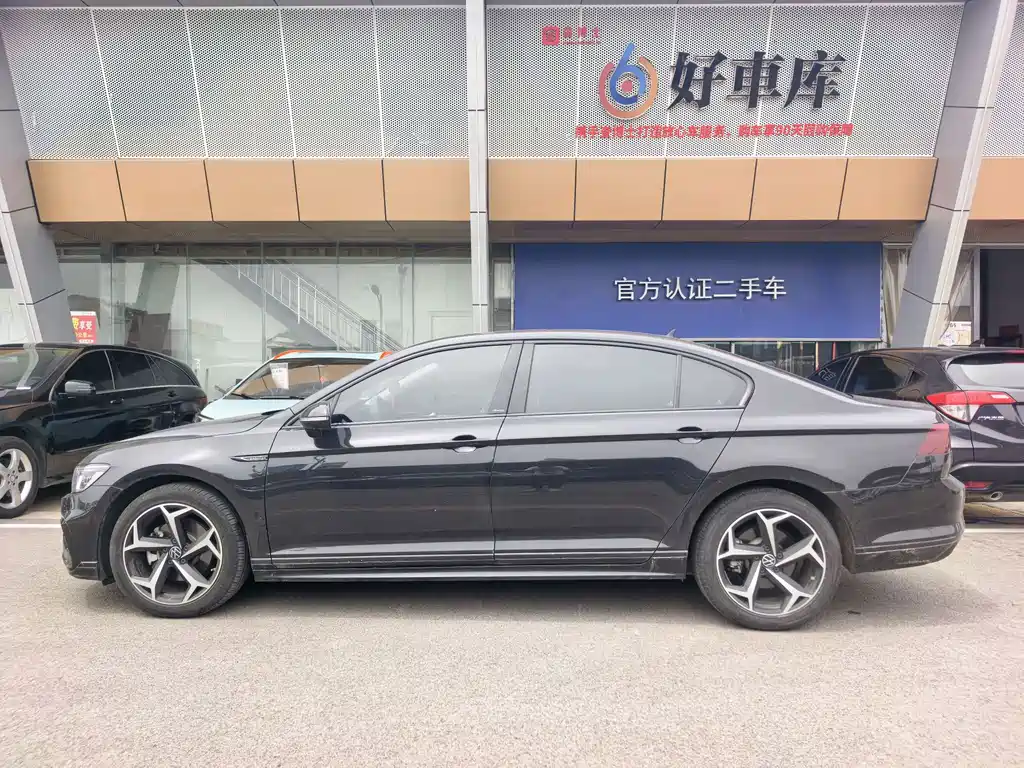 Magotan 200 10 K Commemorative 330 TSI DSG Luxury