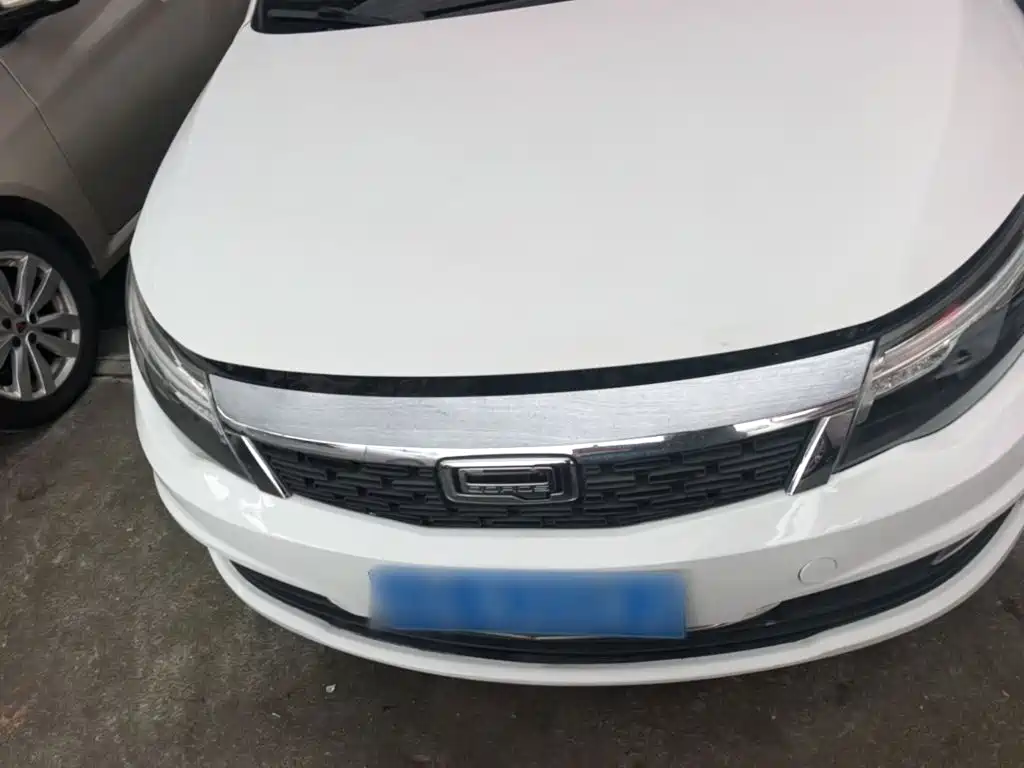 Qoros 3 Sedan 1.6 L Auto Leading