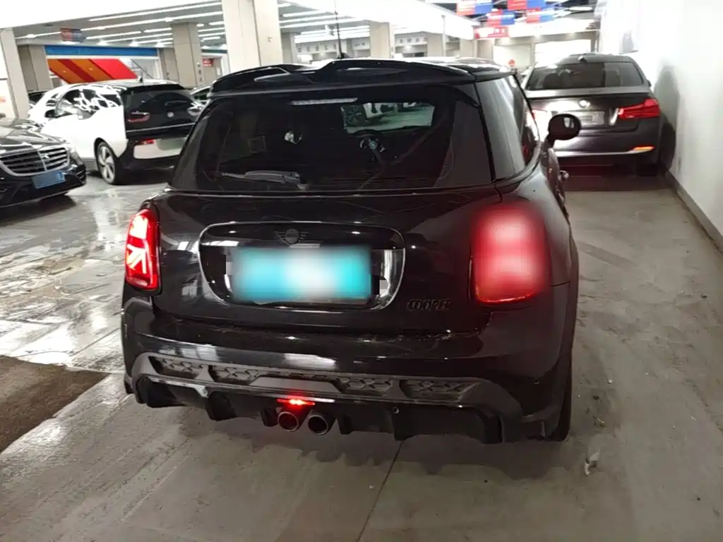 MINI 2.0 T COOPER S Black Label Special Edition