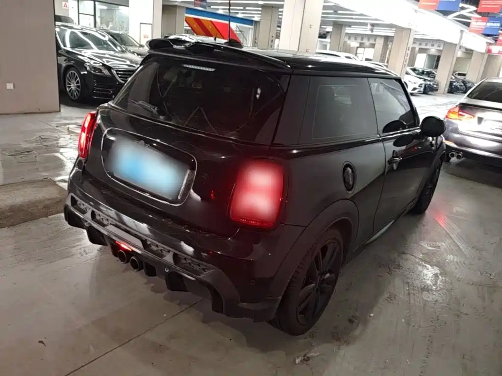 MINI 2.0 T COOPER S Black Label Special Edition