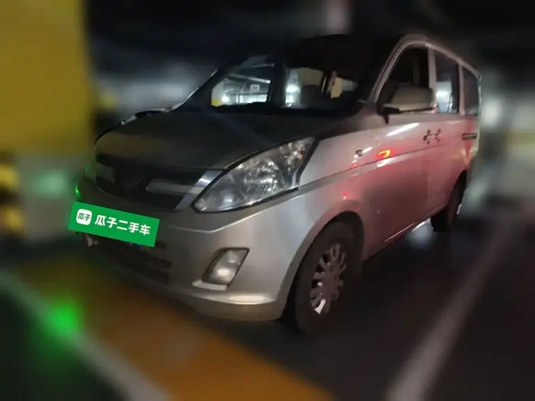 Wuling Rongguang V 1.2 L Standard