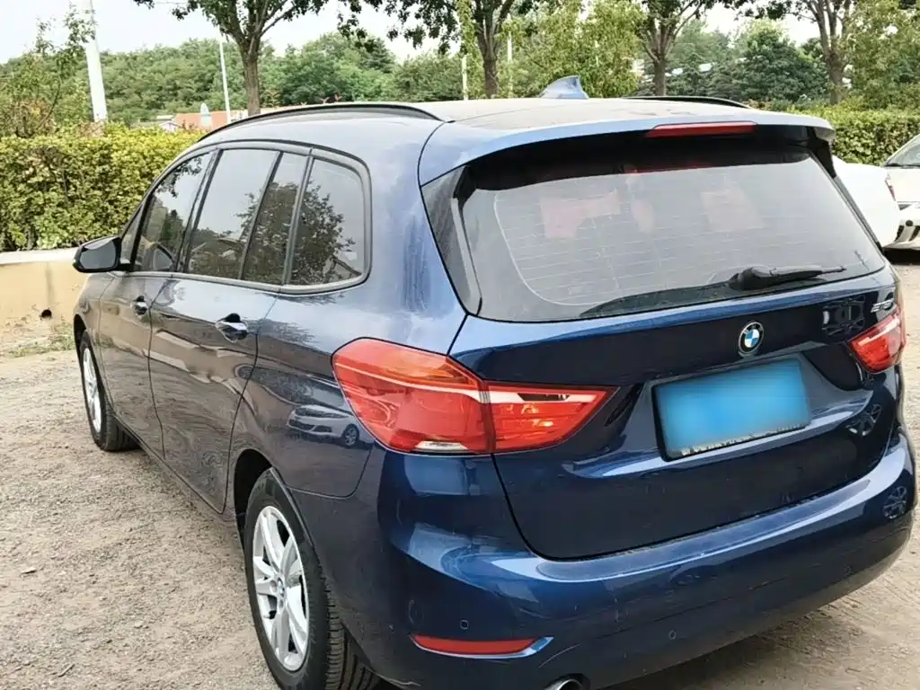 BMW 2 Series Active Tourer 218 i Leading